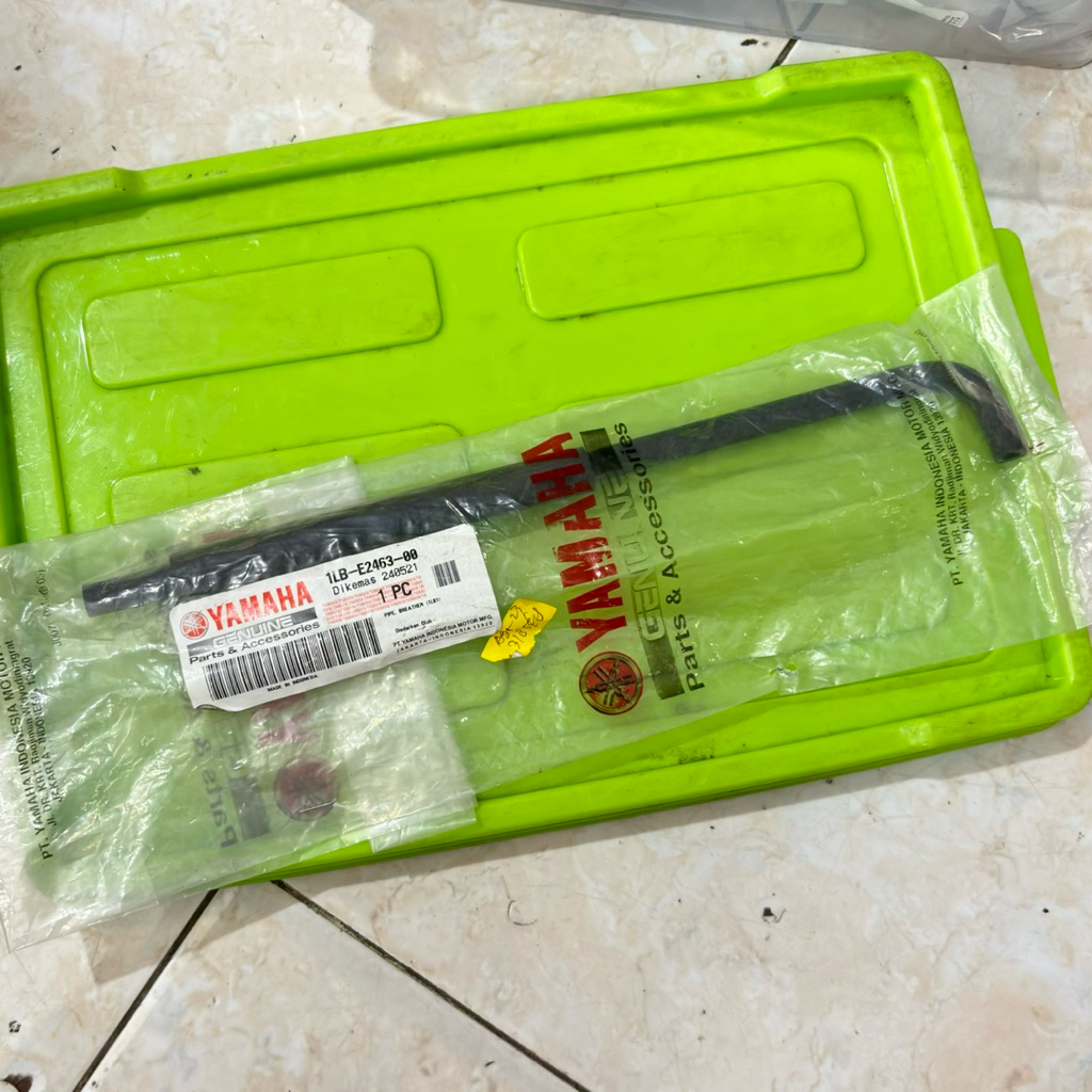 PIPE BREATHER PIPA SELANG KECIL DARI ATAS RADIATOR KE THERMOSTAT XEON RC GT AEROX 125 1LB-E2463-00