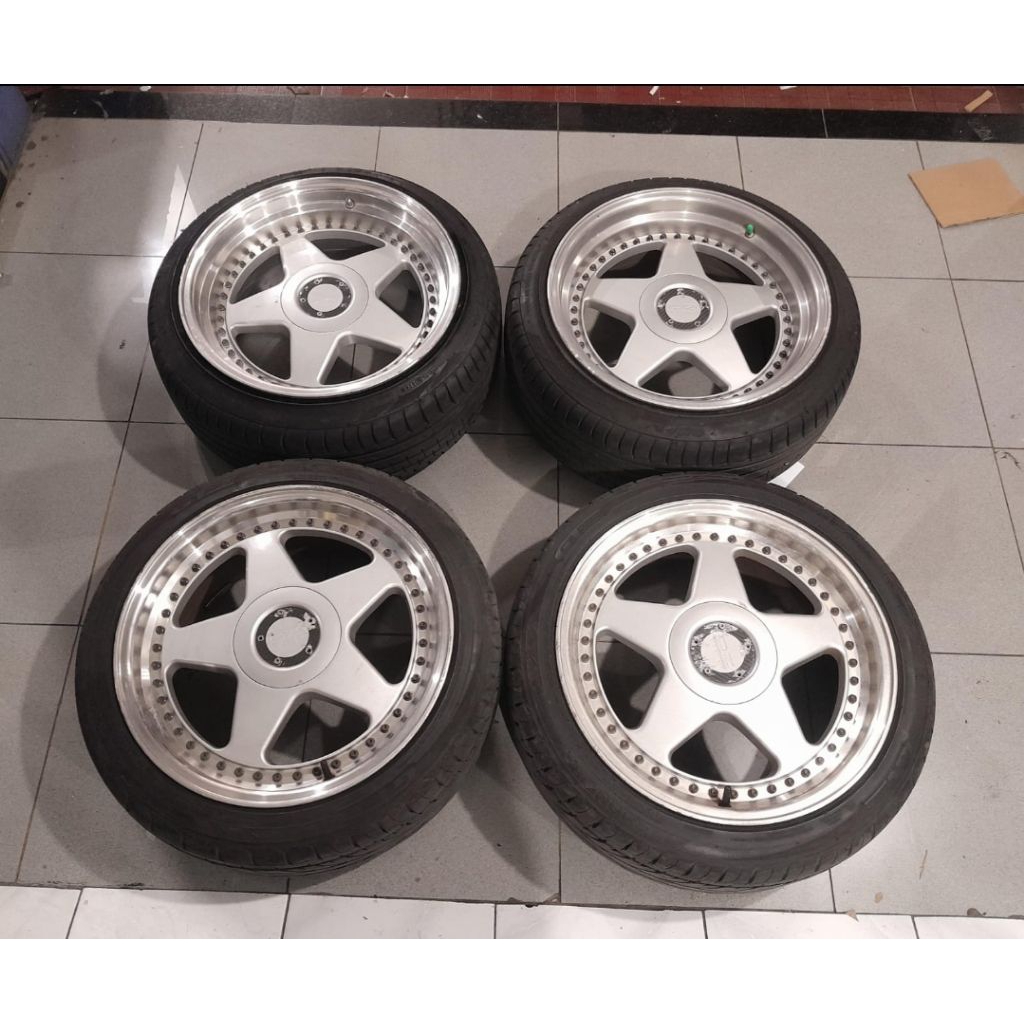 Velg Mobil Bekas Jazz Vios Yaris Mobilio Swift Avanza Fiesta OZ FUTURA R17 PCD 4X100 4X114 LEBAR 7,5