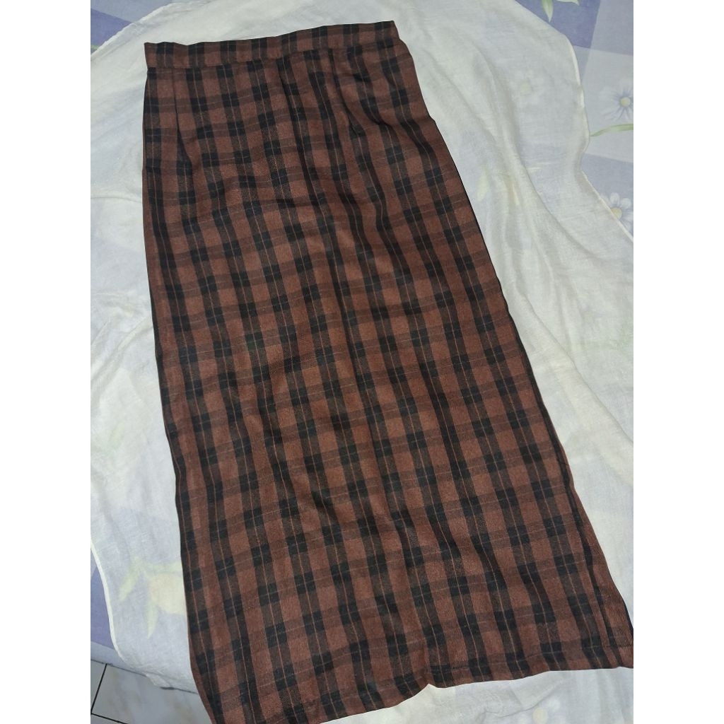 tartan skirt brown