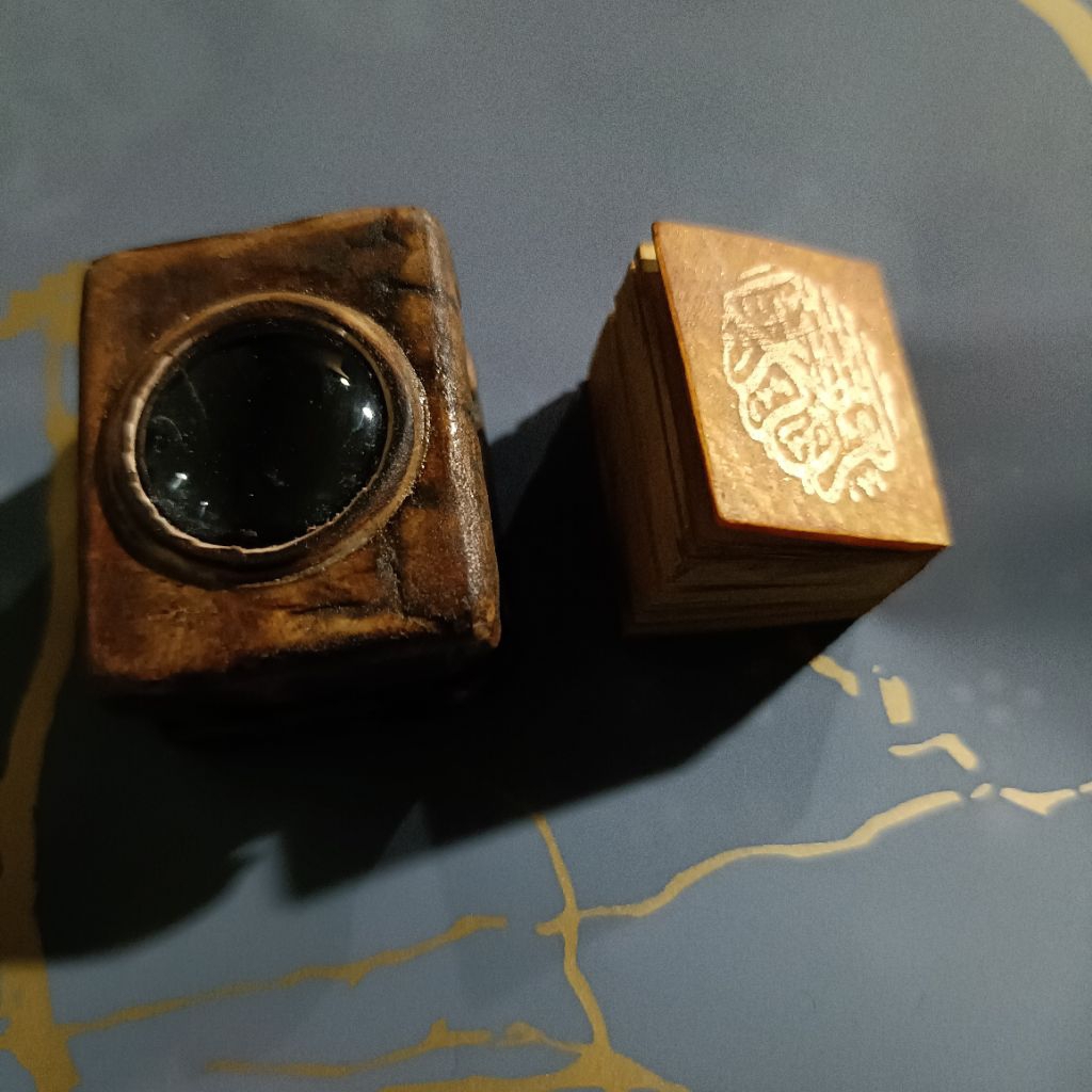 (Bisa cod)Alquran stambul kecil tinta emas+wadah ada kaca
