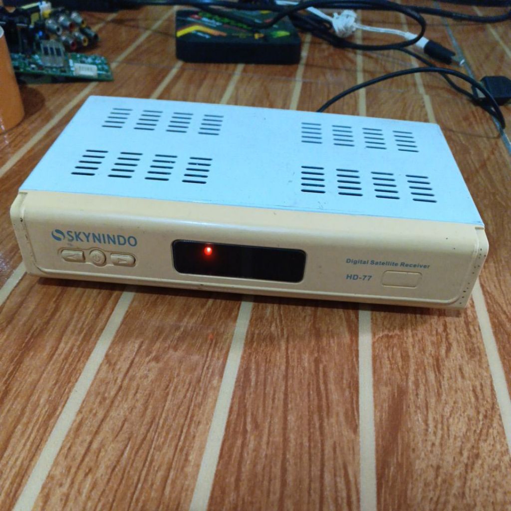 SKYNINDO HD MATA MERAH