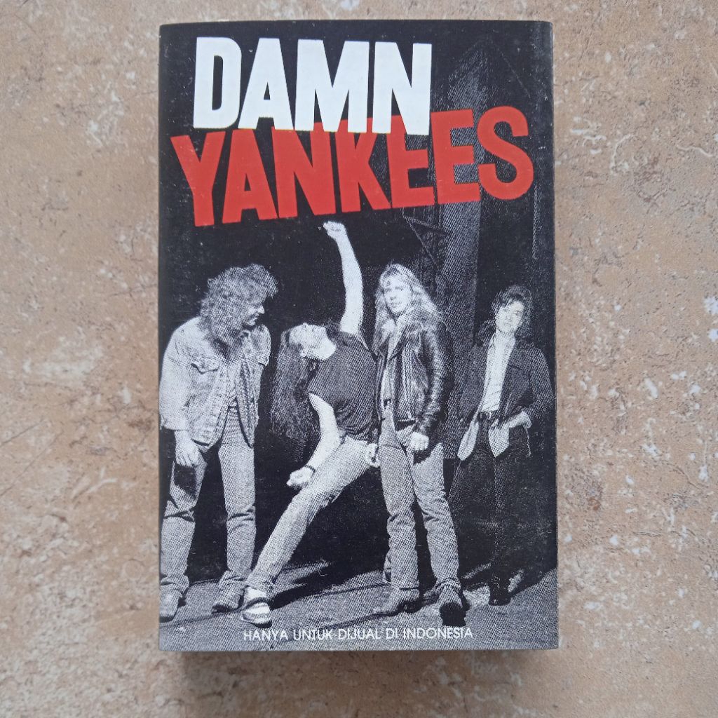 Kaset Pita Damn Yankees "Self Title"