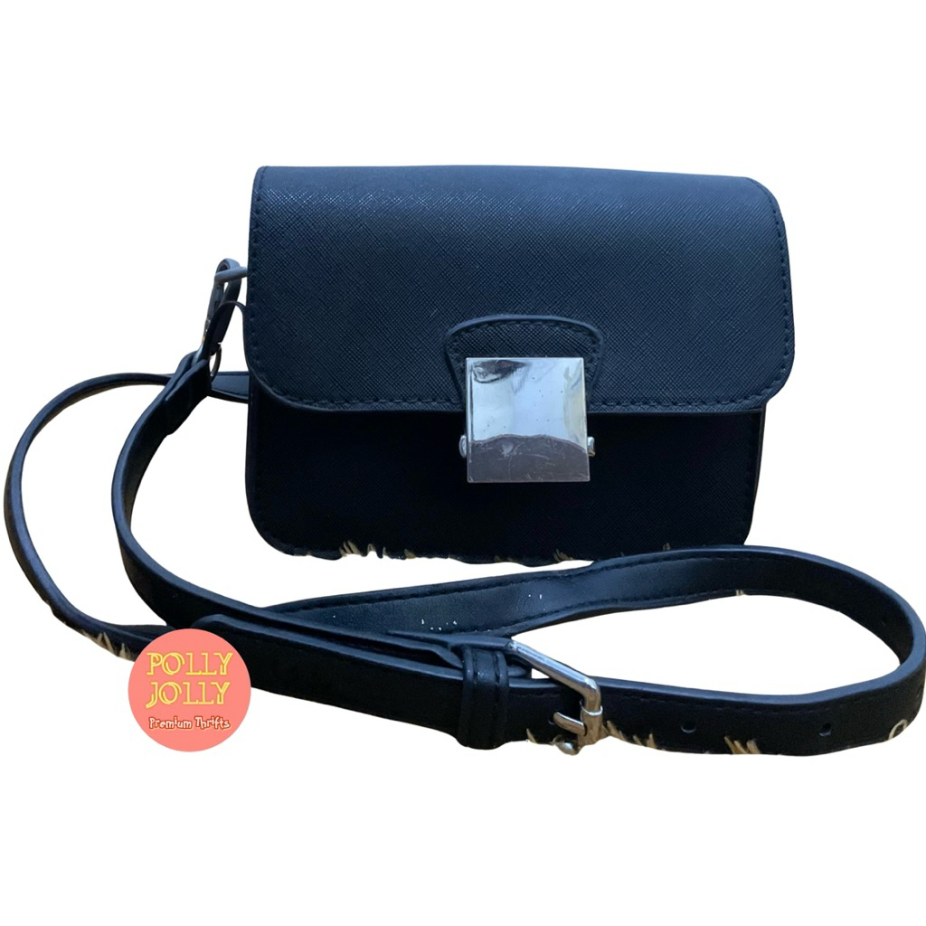 ZARA BASIC - Tas Selempang Kecil Mini Trendy Minimalis Kasual Warna Hitam (Preloved)