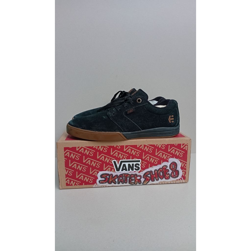 sepatu hitam etnies skate