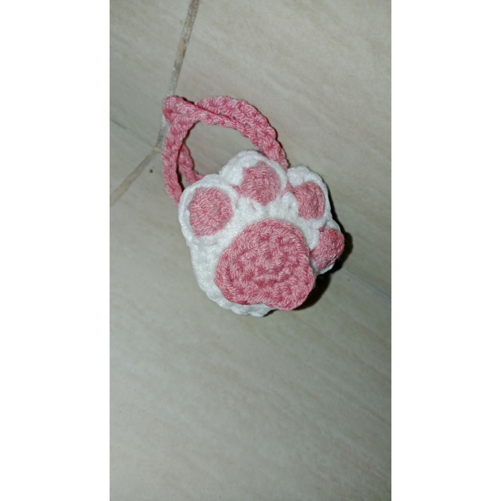 keychain cat paw