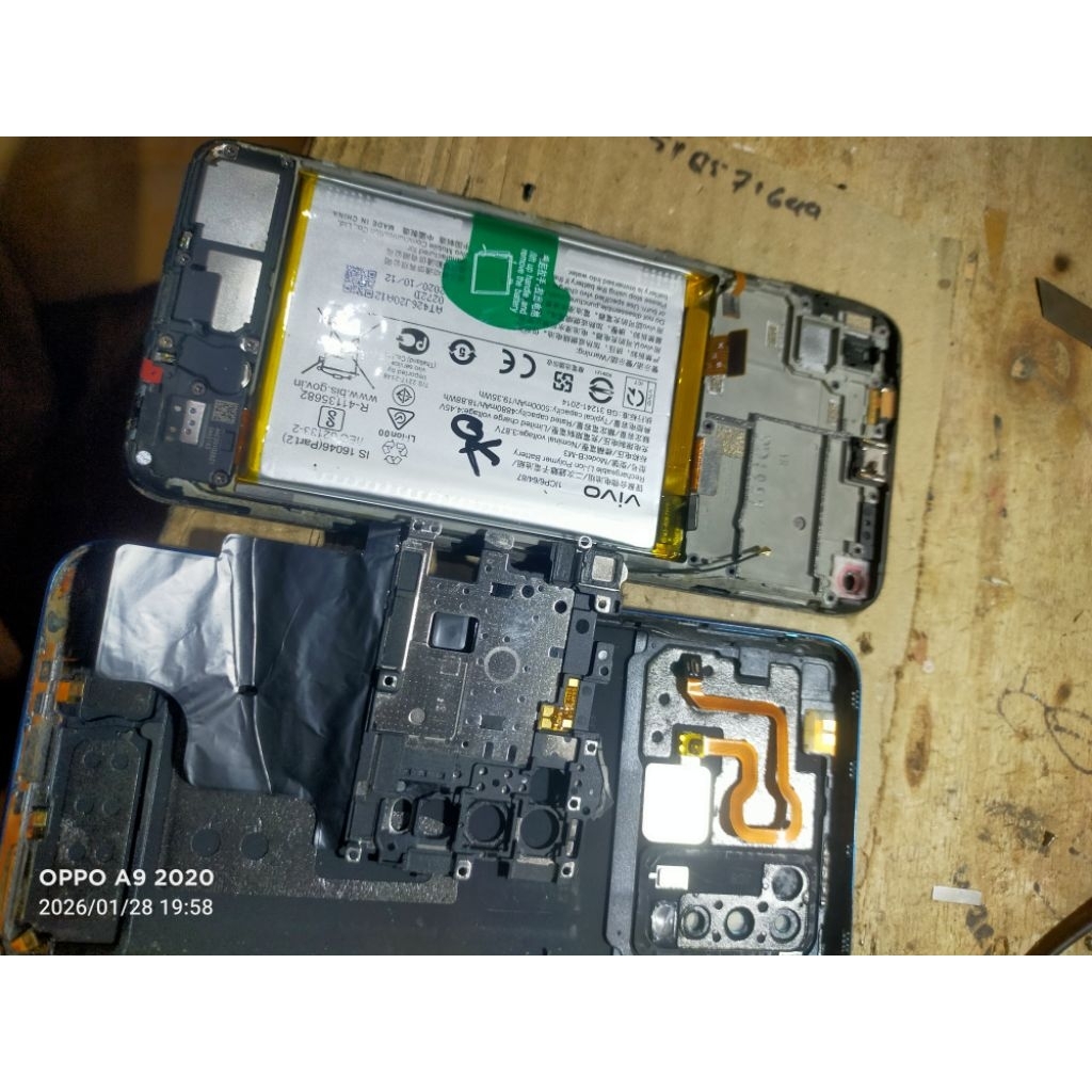 FRAME TATAKAN LCD _ BECDOR _ BATERAI VIVO Y30 ORIGINAL COPOTAN