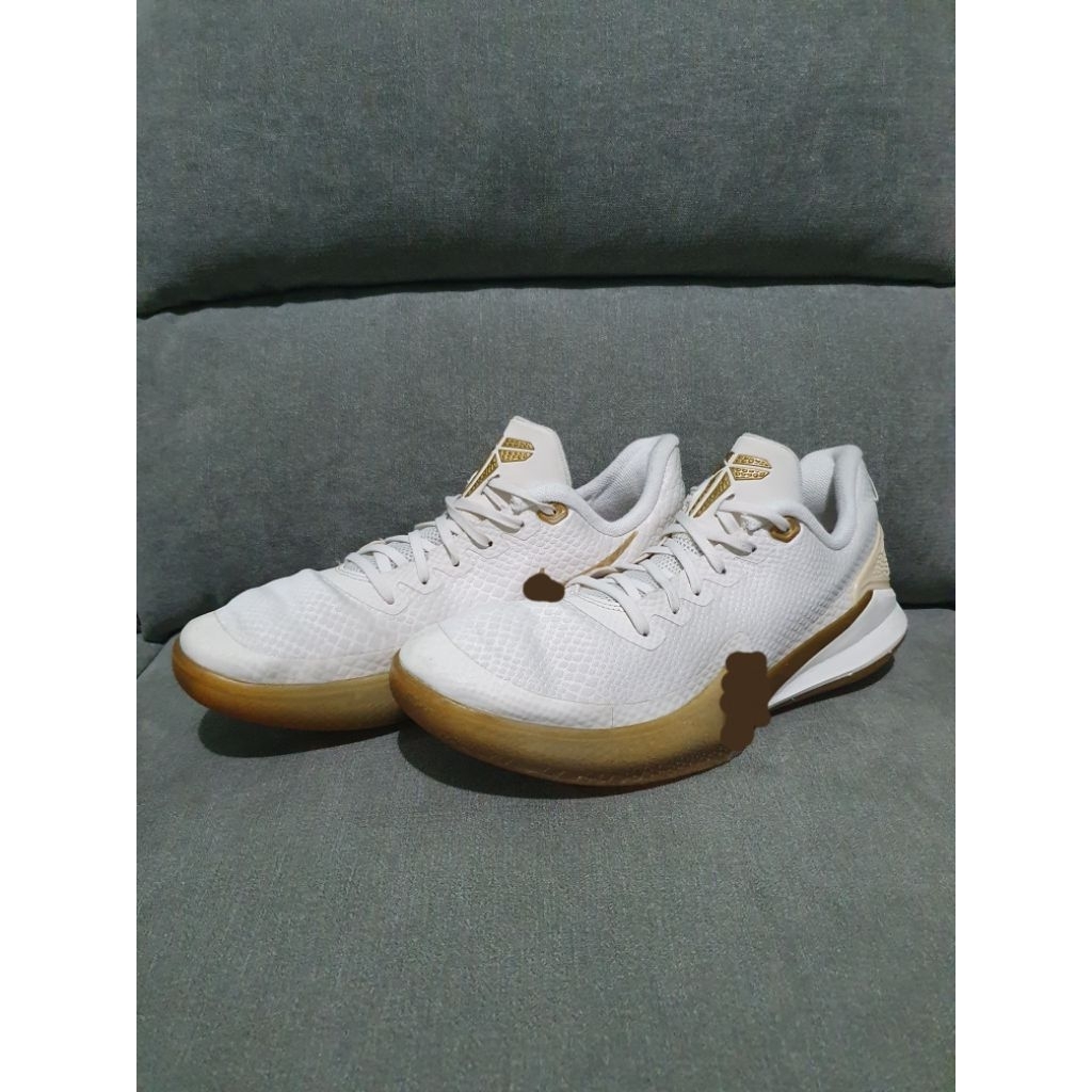 Sepatu Basket Second (Size 45)