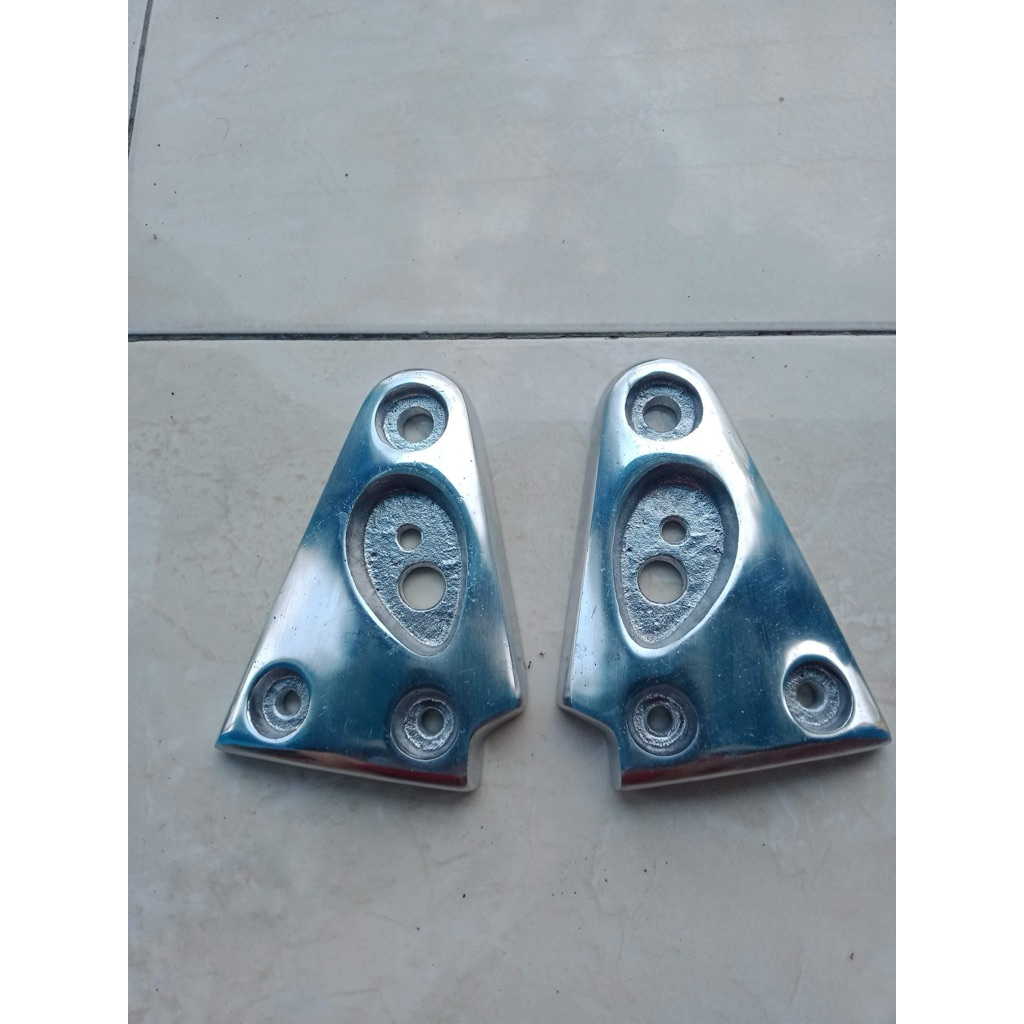 Kupingan Lampu Depan Motor Tiger atau Tiger Lama / Pangkon Lampu Depan Motor Tiger atau Tiger Lama