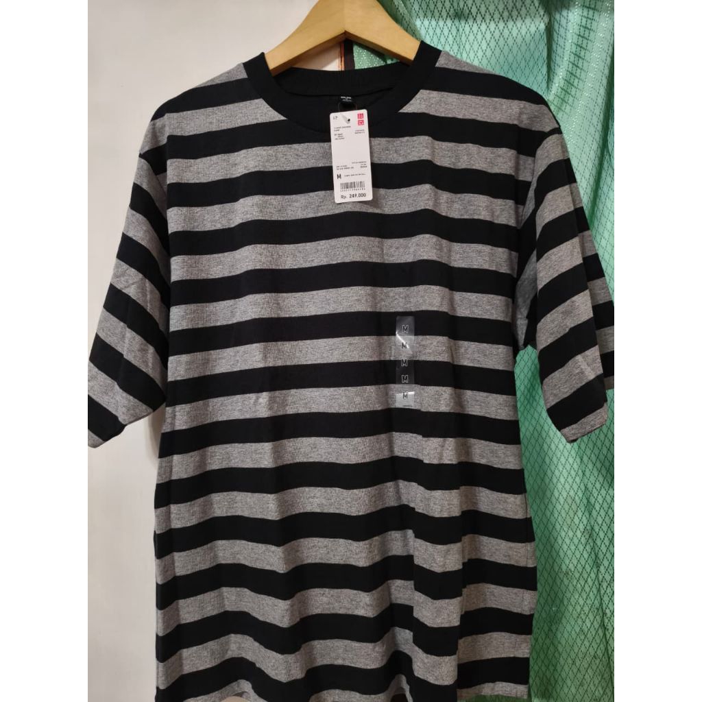 T-shirt Oversize Garis Uniqlo