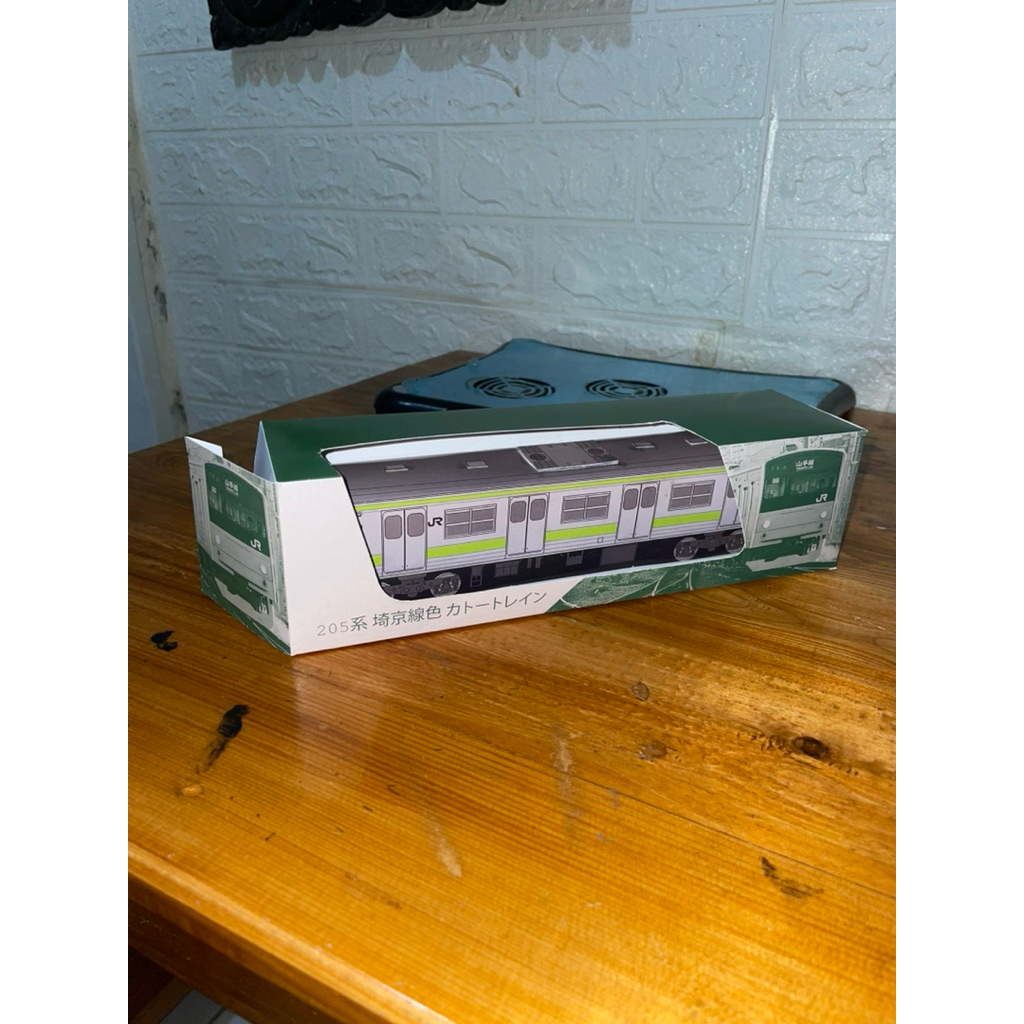 miniatur kereta jr 205