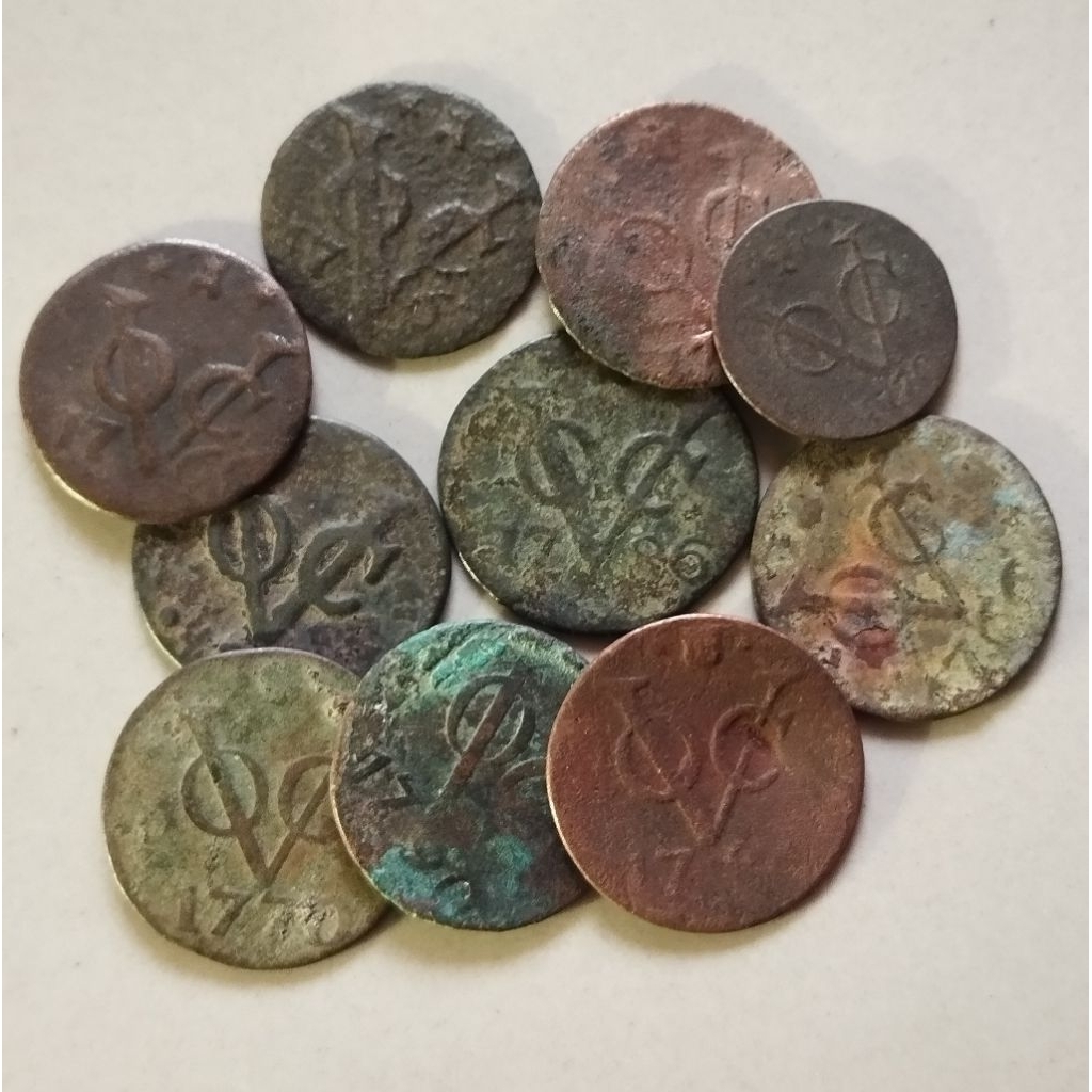 koin VOC thn rendem rata" masih terlihat bekas penemuan  kondisi aus jelek ASLI