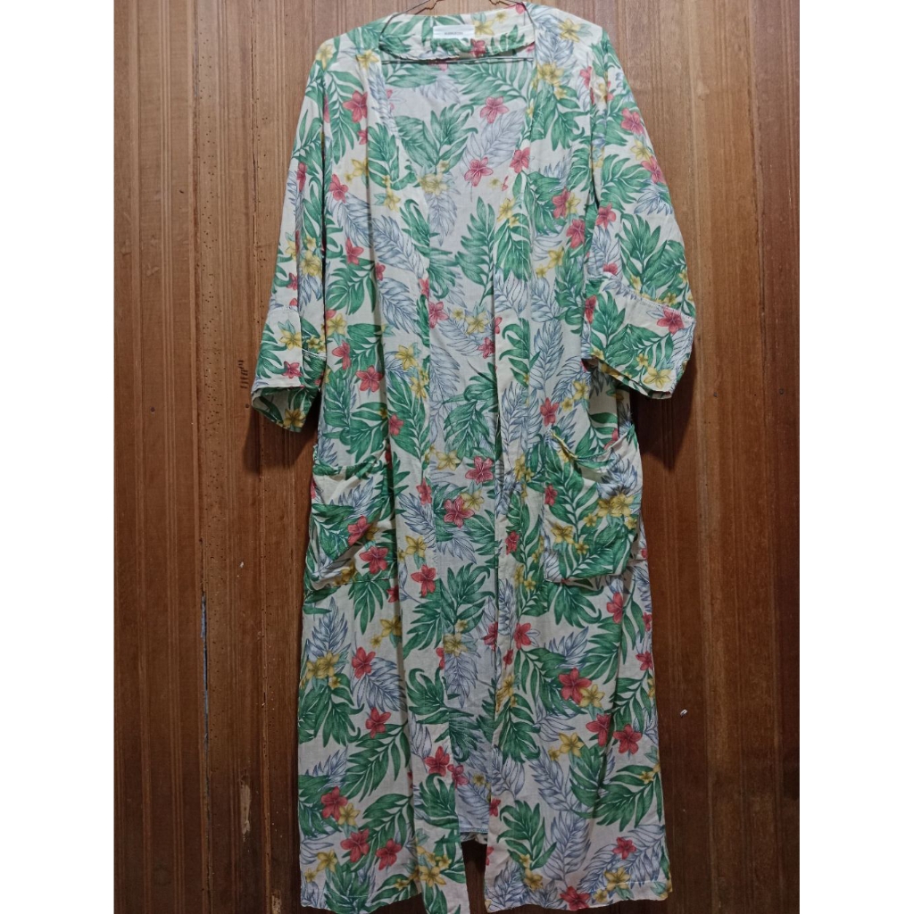 Preloved Outer Motif Bunga Daun Pantai