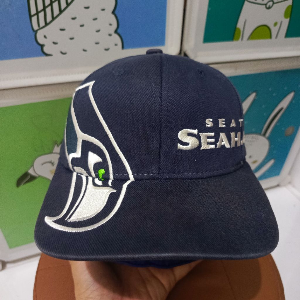 57-58 |  Topi Rebook x NFL Seattle Seahawk