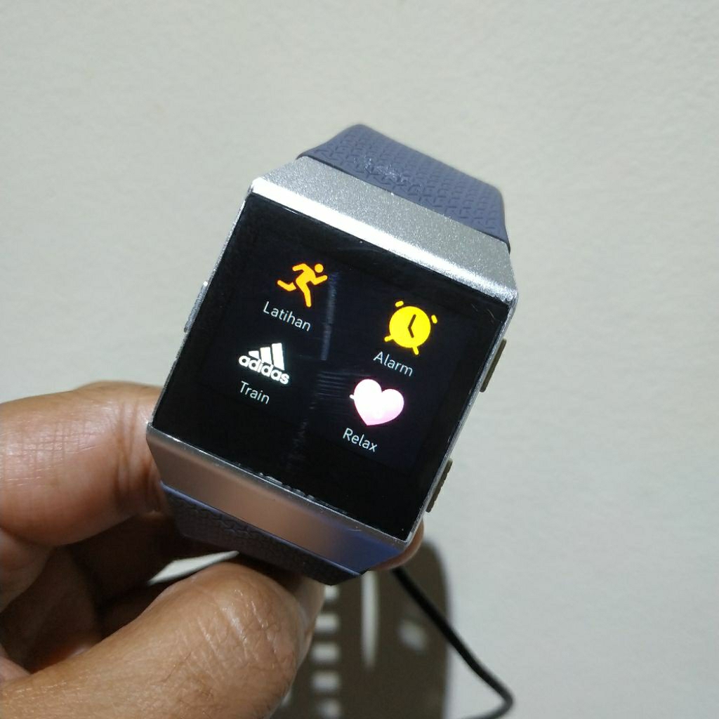 FITBIT IONIC SMARTWATCH