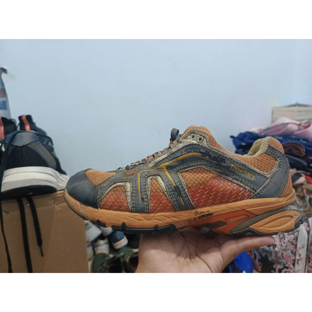 Sepatu Gunung Second