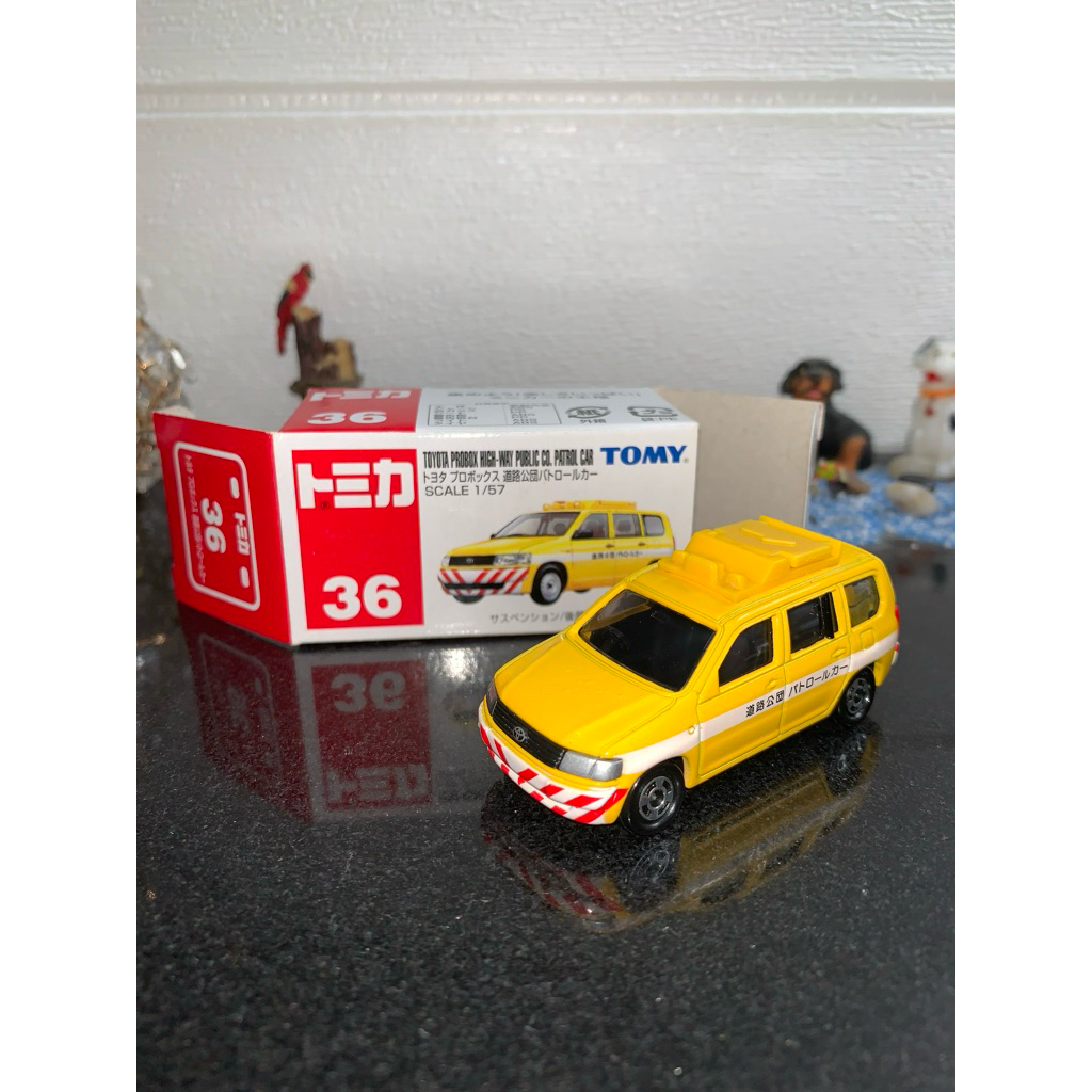 TOMY TOMICA TOYOTA PROBOX HIGHWAY PATROL