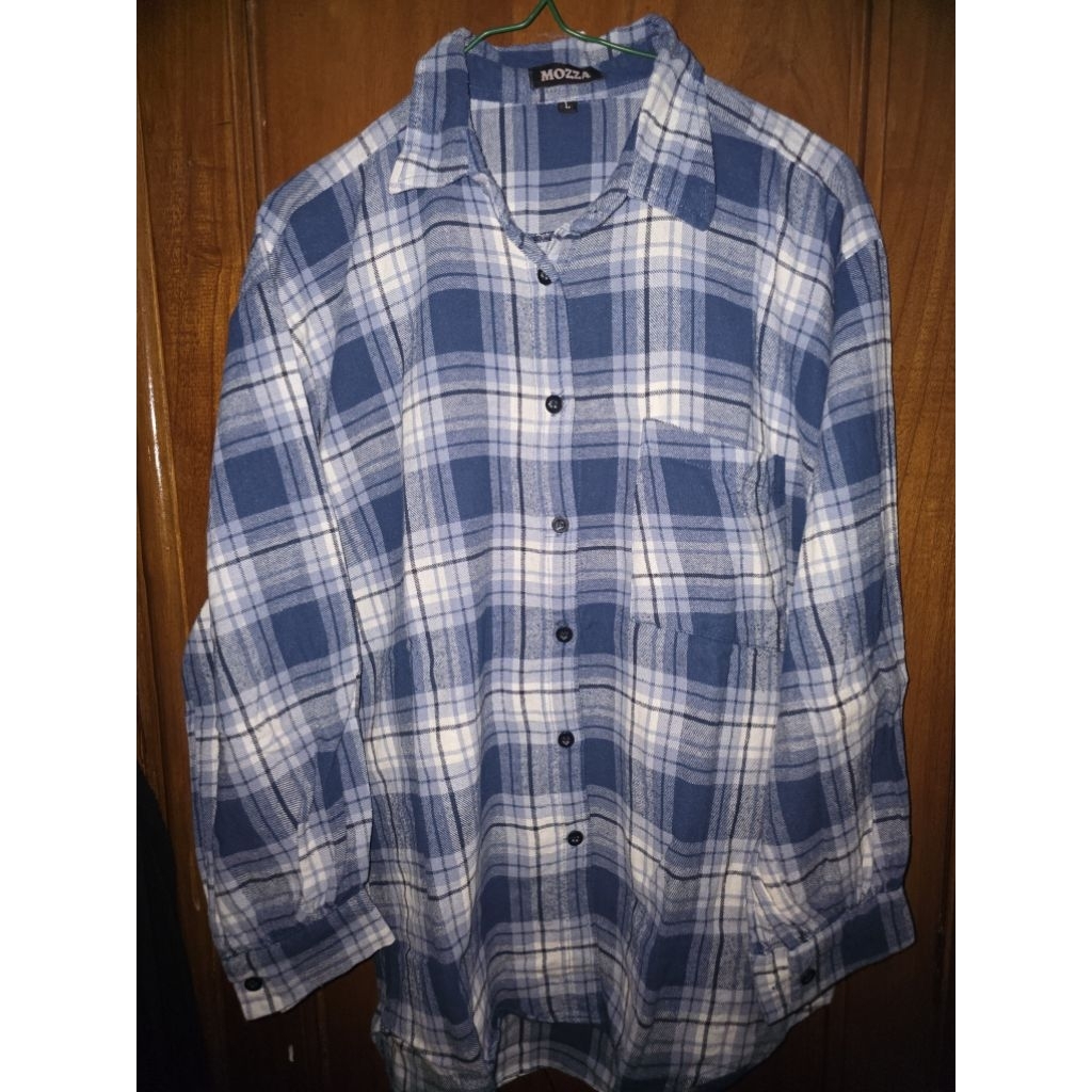 [PRELOVED] -  KEMEJA WANITA KOTAK KOTAK by Mozza - Navy