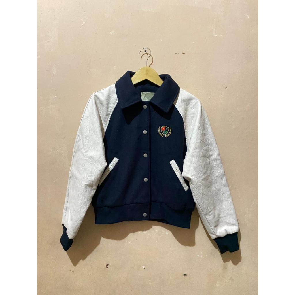 Varsity Kerah RooofLengan Leather