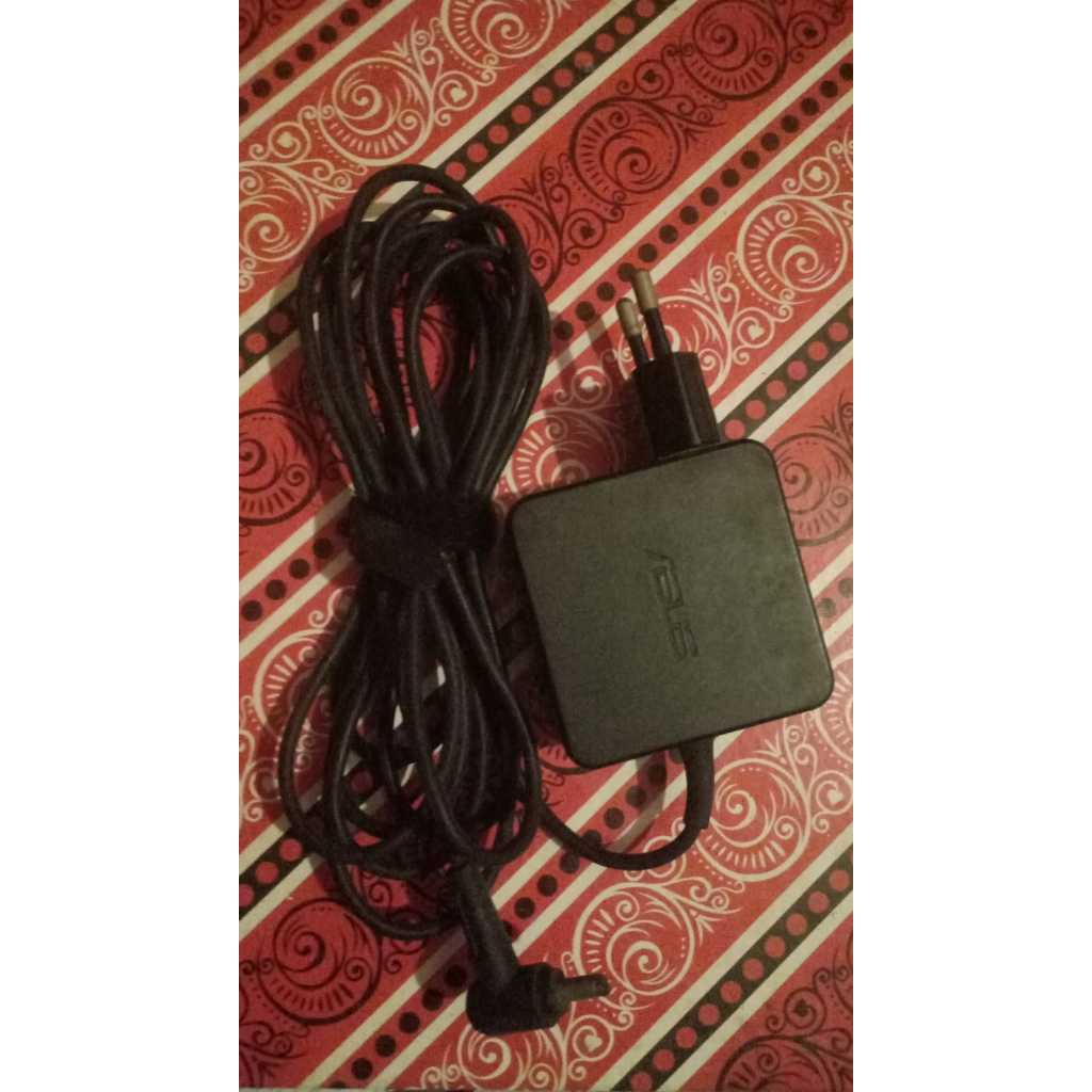 adaptor charger Original Asus X200CA (Bekas Leptop)