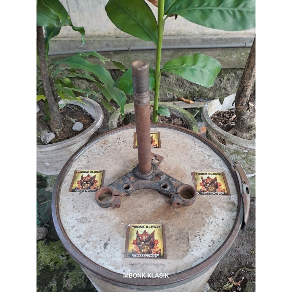 segitiga bawah honda gl100 gl125 glk ORIGINAL segitiga bawah gl100 gl125 segitiga bawah honda gl 100