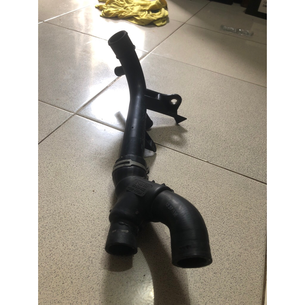 pipa konktor include selang Y  air radiator chevrolet zafira