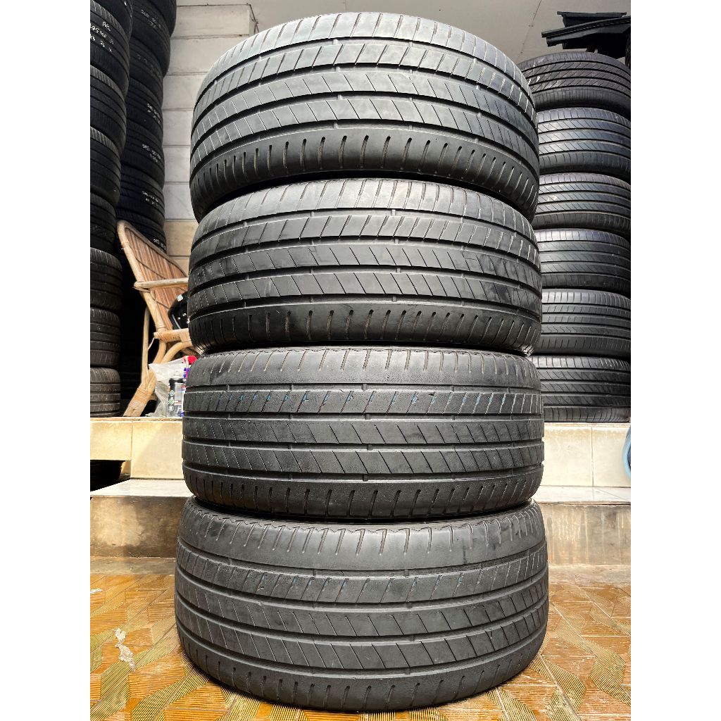 Ban Bridgestone Alenza 01 RFT 275 45 r20 4Pcs