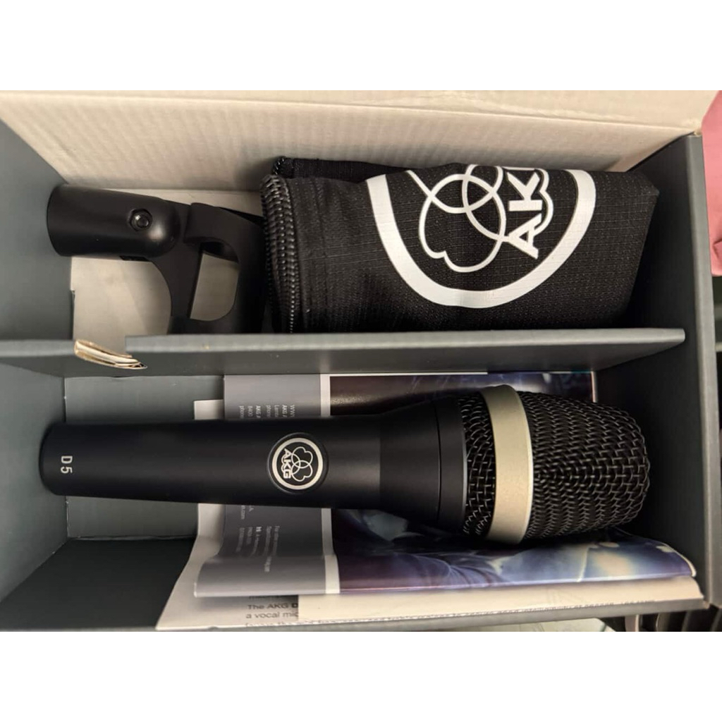 mic AKG D5