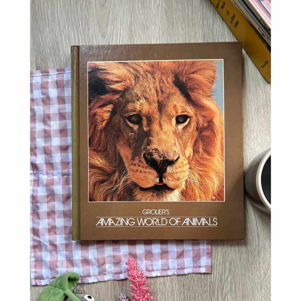 Buku Ensiklopedia anak bahasa Inggris second/preloved - Groliers Encyclopedia : Amazing World of Ani