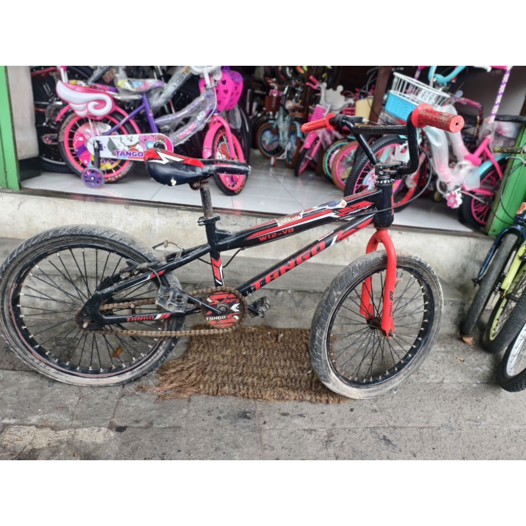 BEKAS SEPEDA bmx 20 tango merah