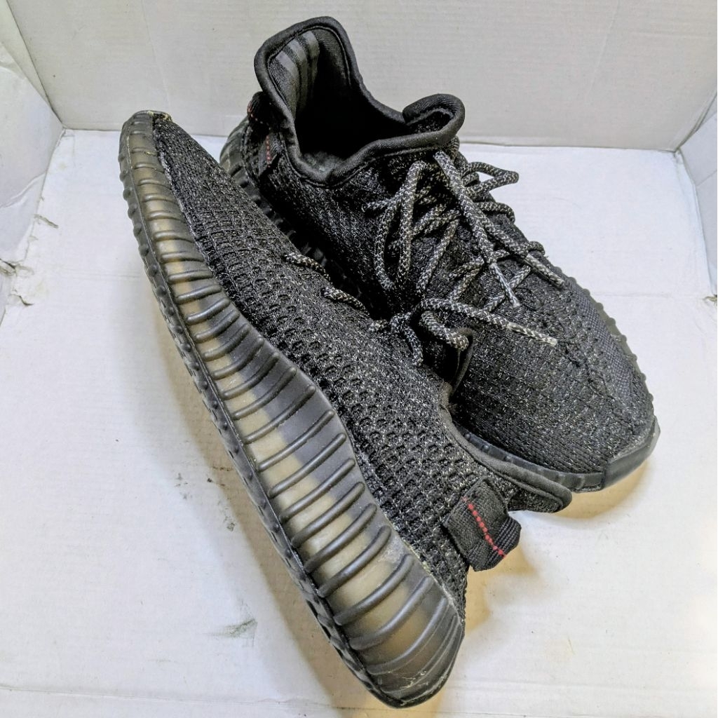 Sepatu A D I D A S Yeezy Boost 350 V2 ART EF2368 Original Second Preloved