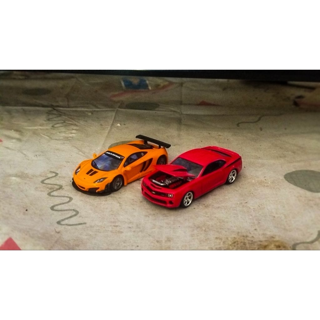 Kyosho McLaren 12C GT3 1/64, Greenlight Chevrolet Copo Camaro 1/64