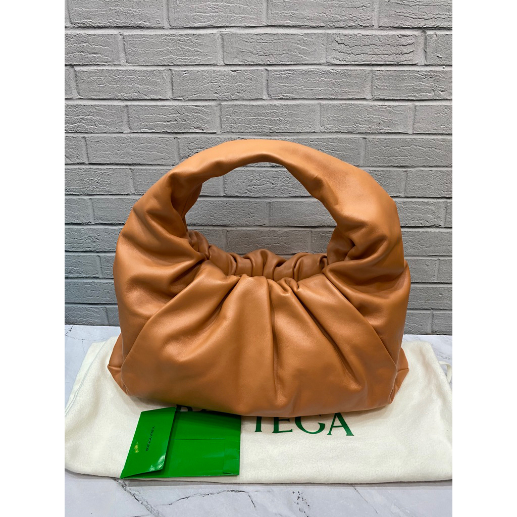 BOTTEGA VENETA The shoulder pouch borsa vitello nappato clay gold 2023 Size 38 x 19 x 9 Cm Dustbag r