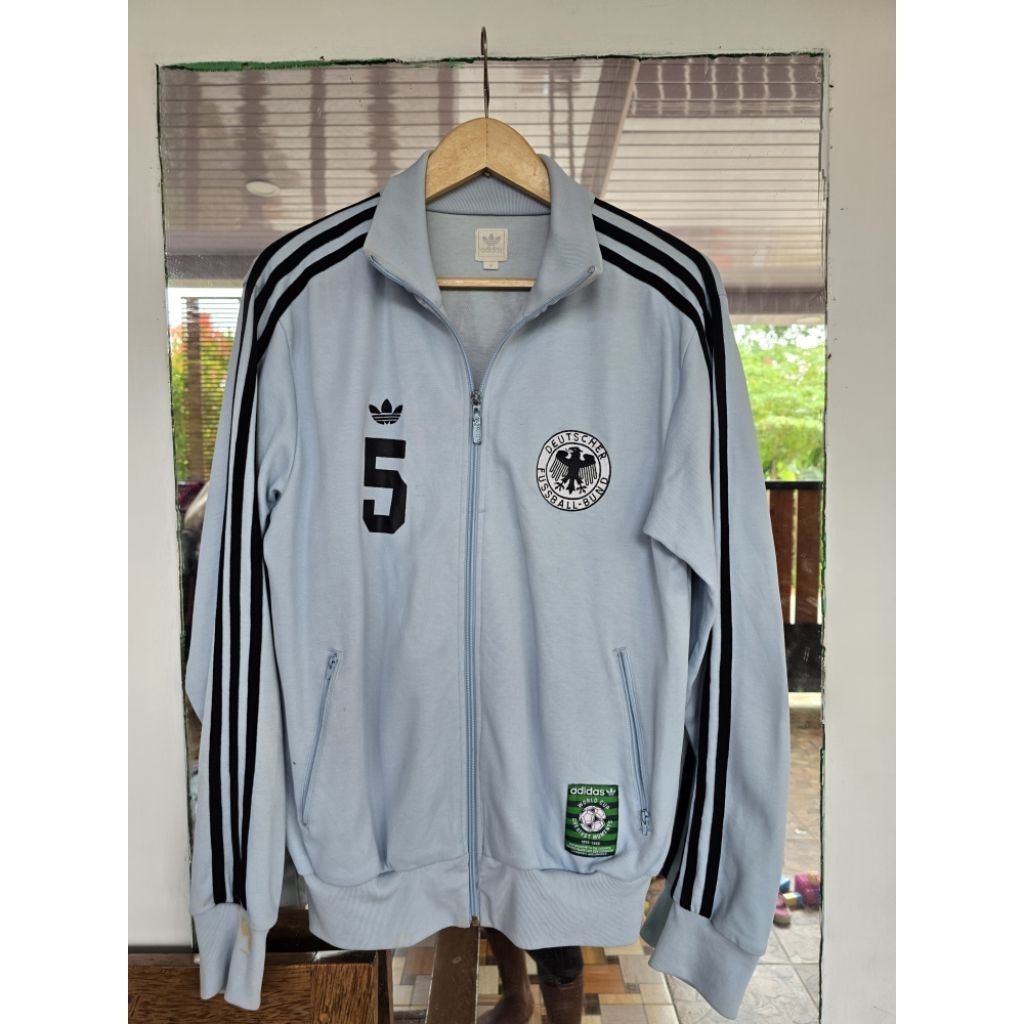 Der kaiser x adidas tracktop
