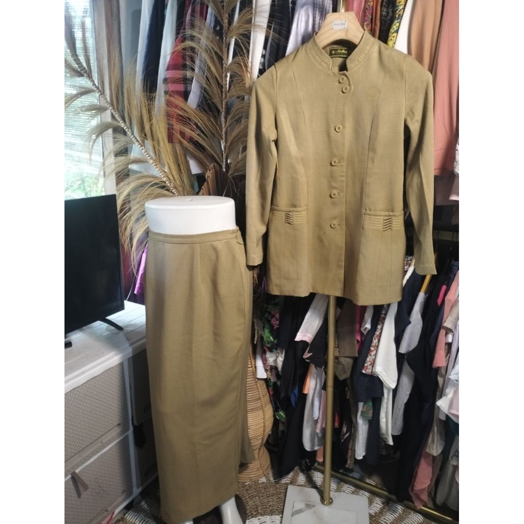 PRELOVED SETELAN WANITA/SETELAN BLAZER WANITA