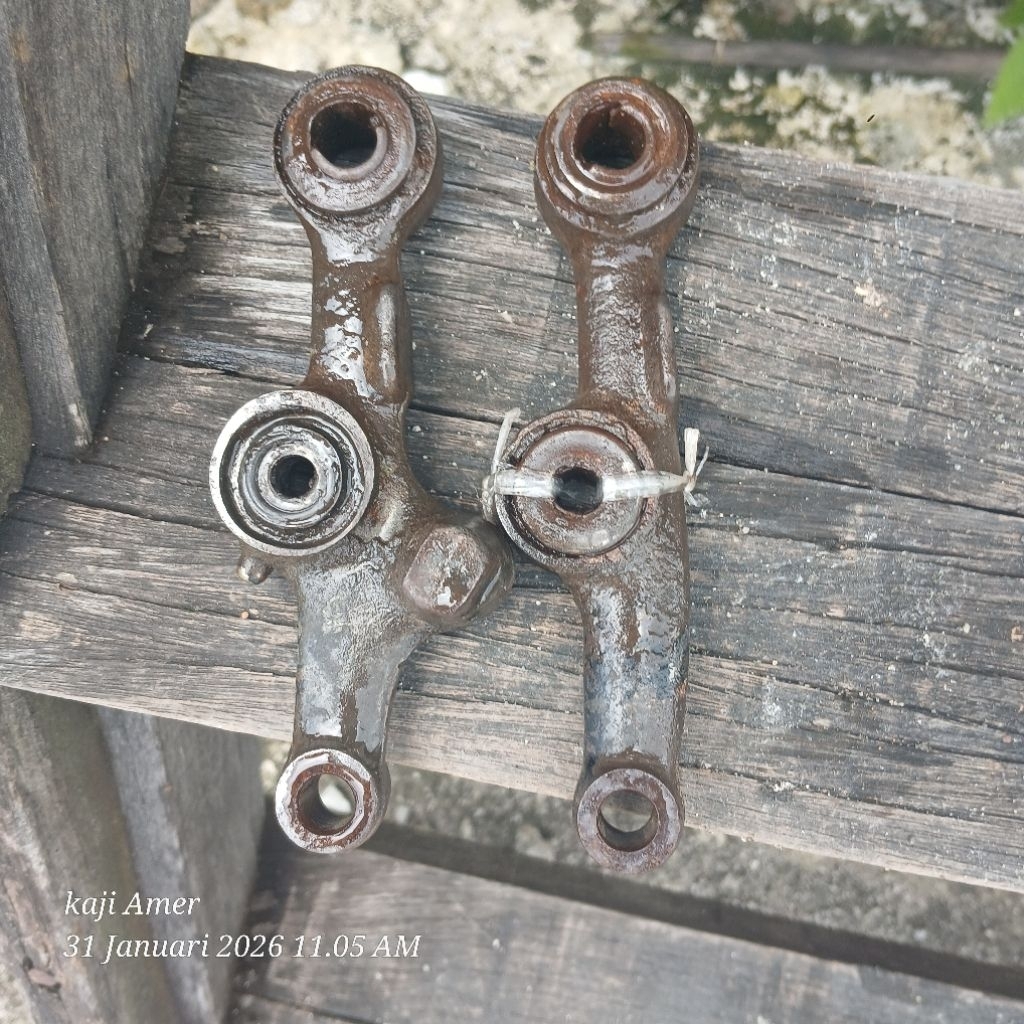 ANTING ATAU SEPATU SHOCK DEPAN ATAU FORK C70 C86 C800 C700 SUPERCUB OLONG