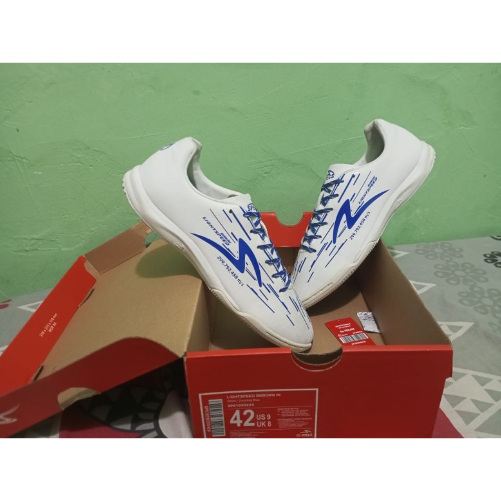 Specs Lightspeed Reborn White Dazzling Blue IN 42