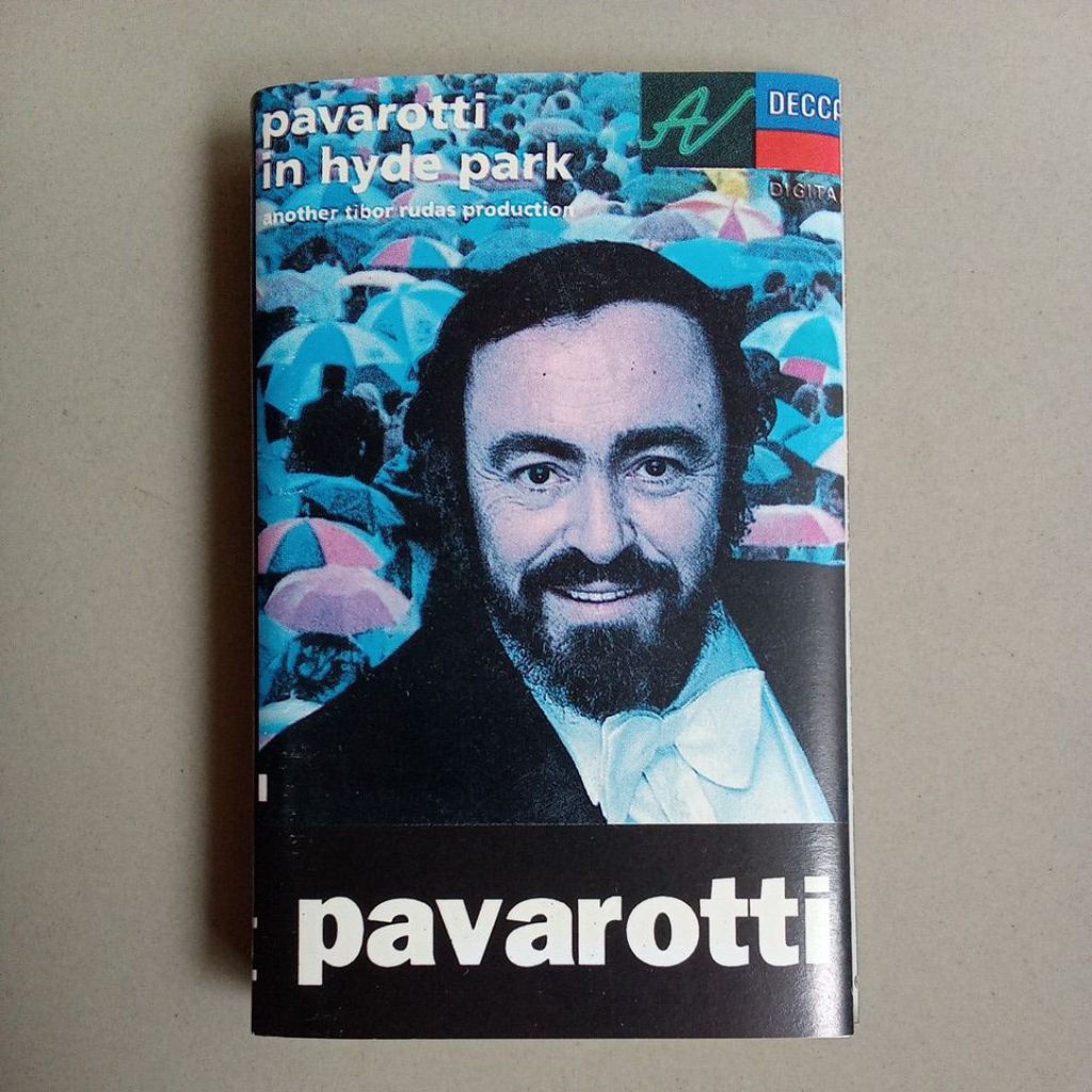 cover album kaset pavarotti in hyde park