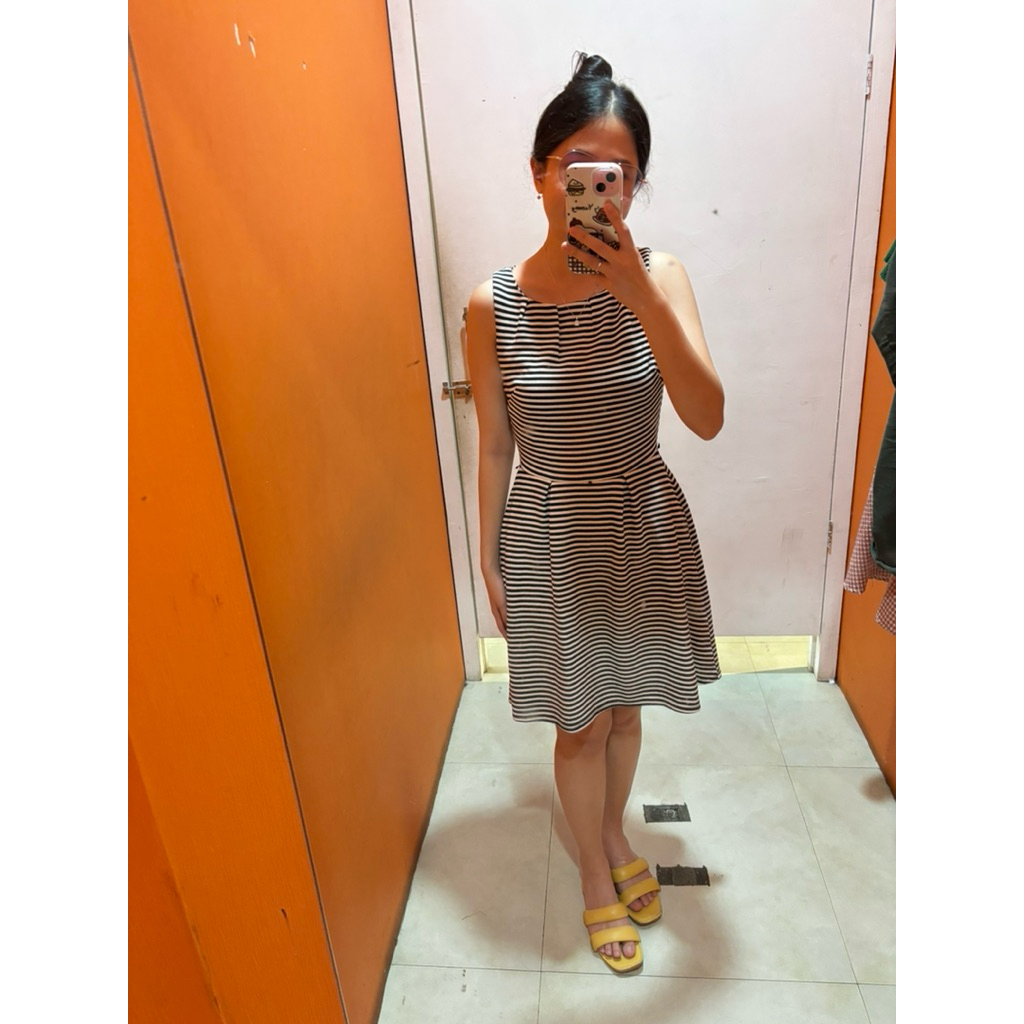 FOREVER21 BLACK WHITE STRIPPED KNIT DRESS NOT TIA THIS IS APRIL POMELO CHOCOCHIPS