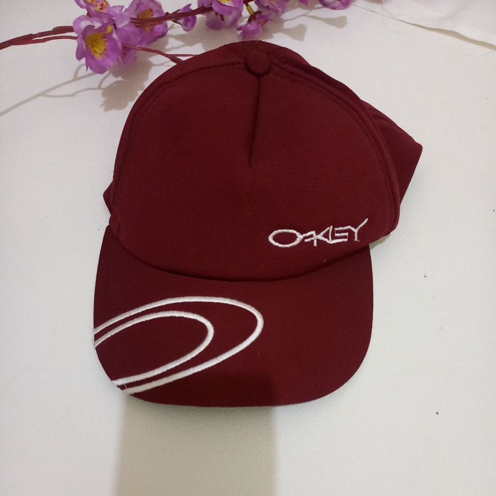 PRELOVED TOPI CASUAL OAKLEY ORI