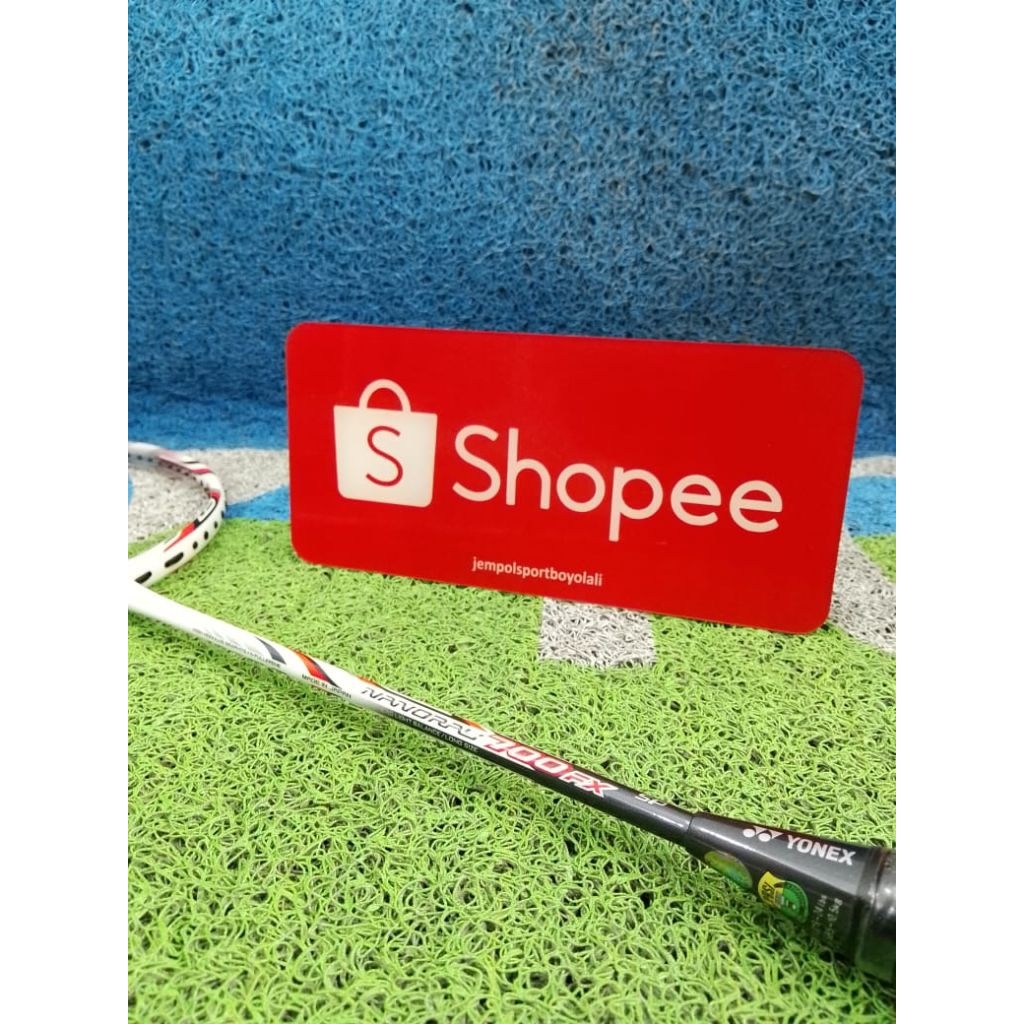 RAKET BADMINTON YONEX NANORAY 700 FX (SUNRISE)