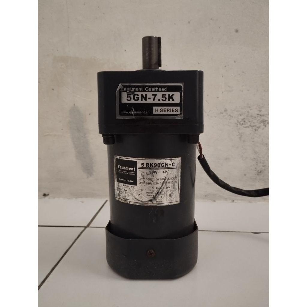 motor/dinamo + gearbox 220v kondisi bekas
