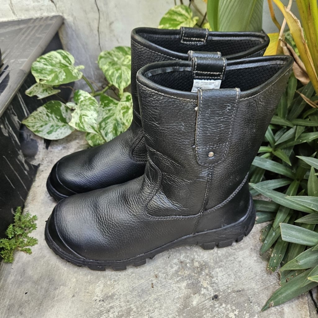 sepatu safety boots second krusher size 41(26cm)