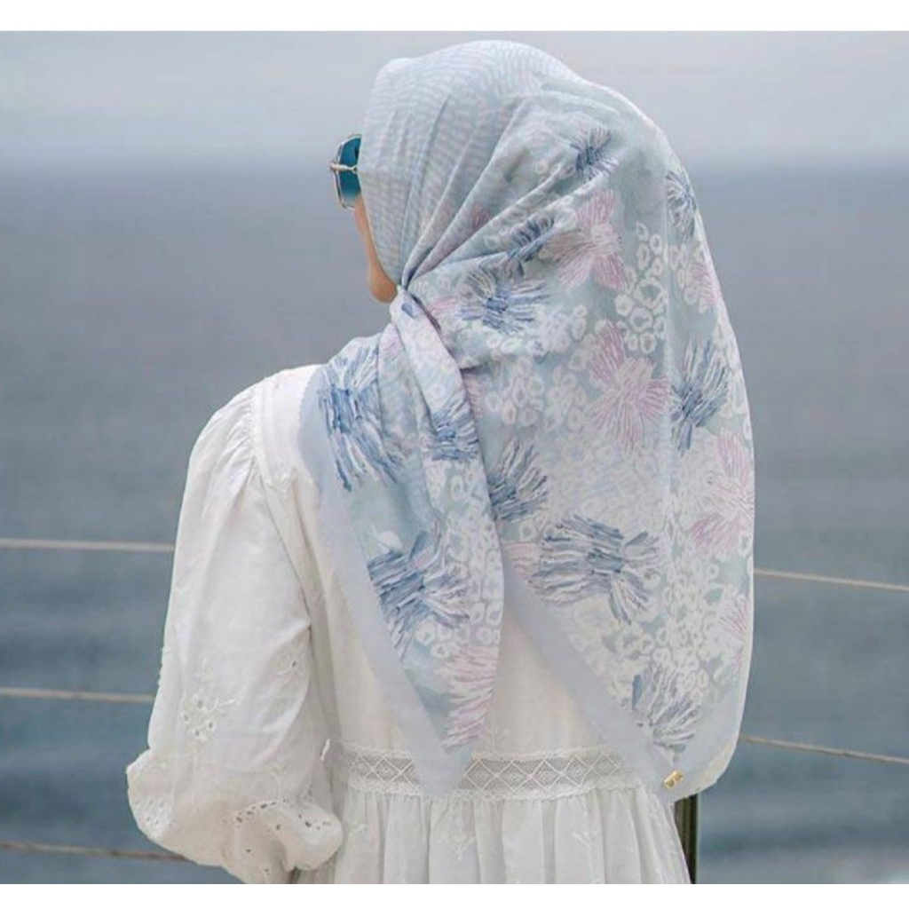 Buttonscarves Les Amities Baby Blue