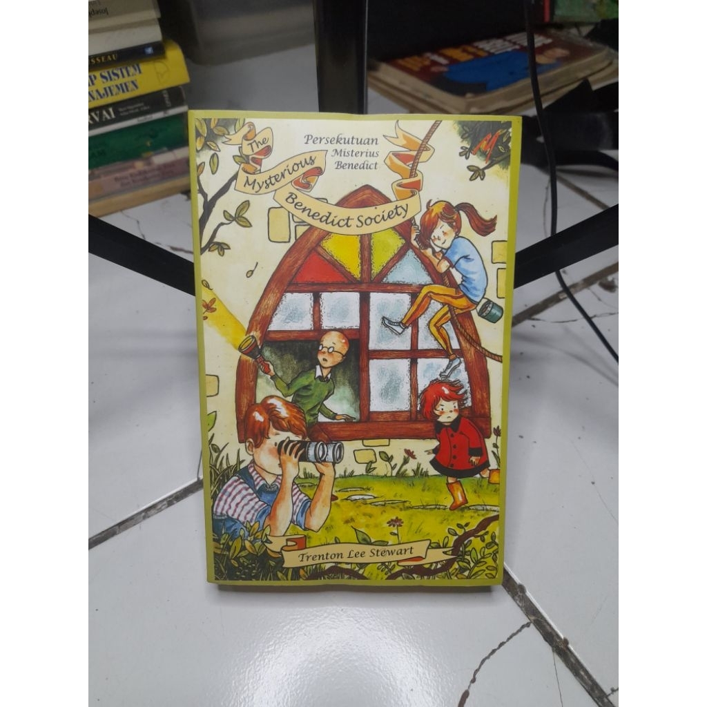 THE MYSTERIOUS BENEDICT SOCIETY