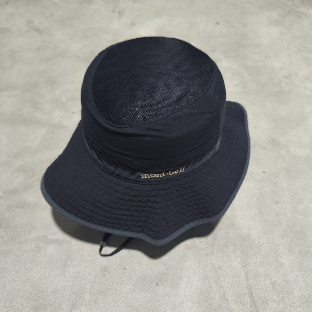 Topi rimba outdoor hiking gunung montbell hitam