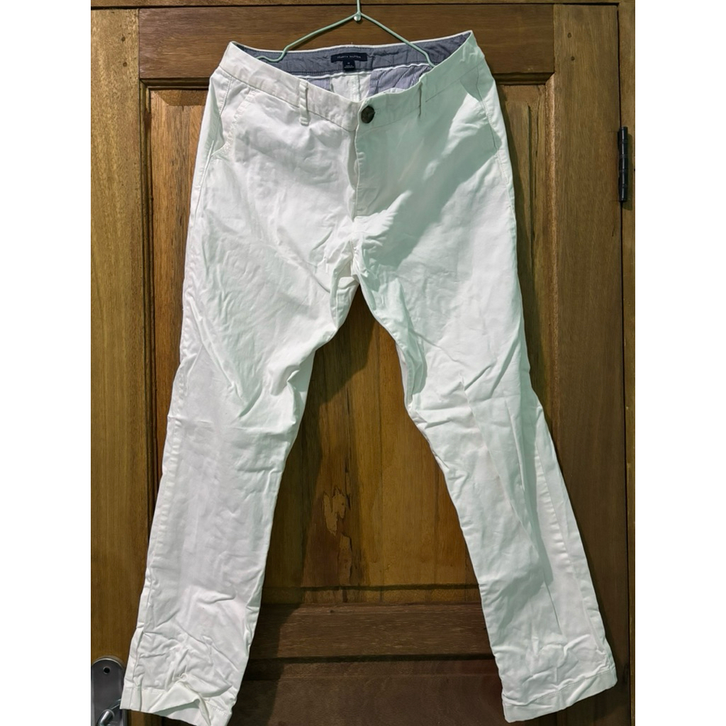 Celana putih Tommy Hilfiger