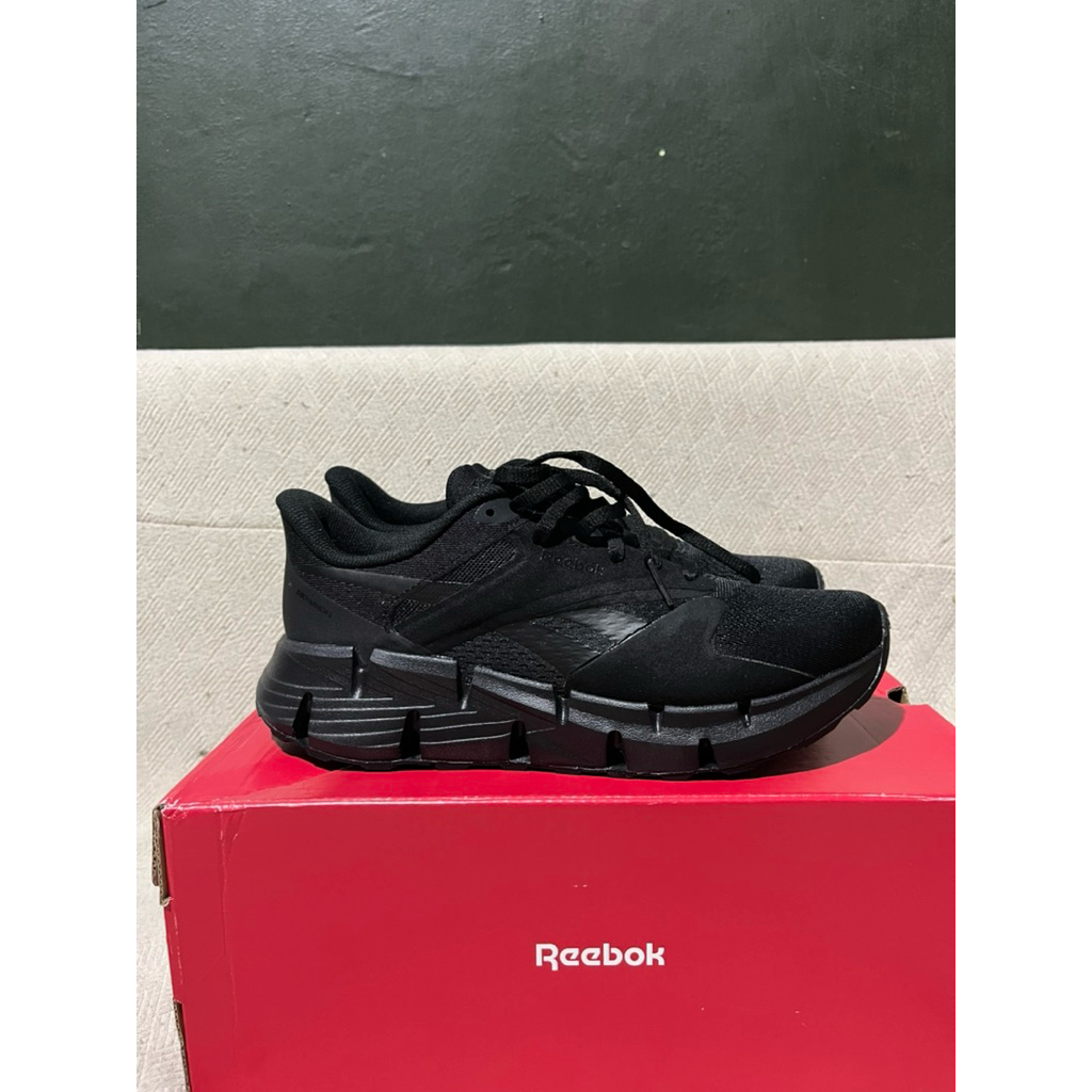 Sepatu Reebok Zig Dynamica