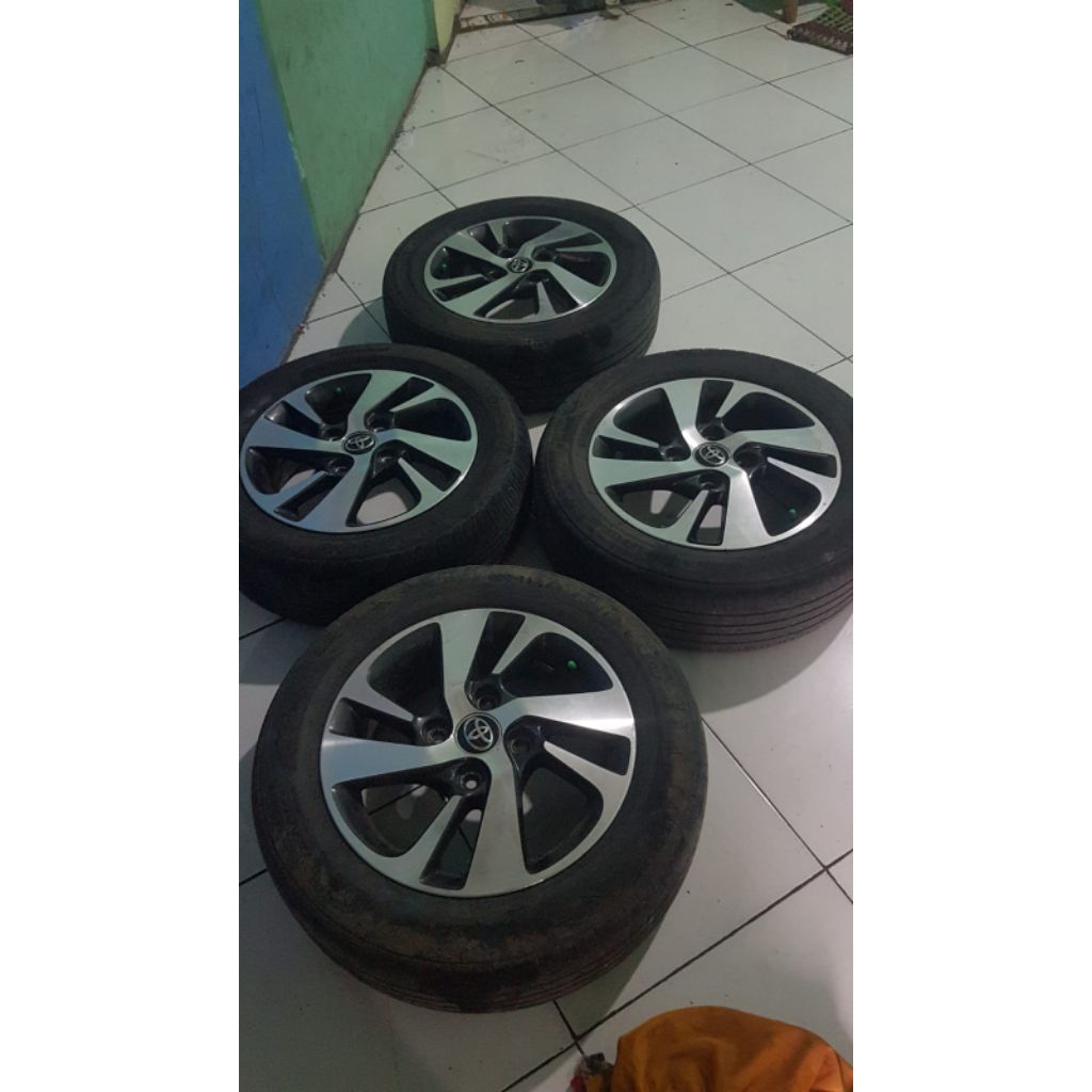 velg Veloz ring 15