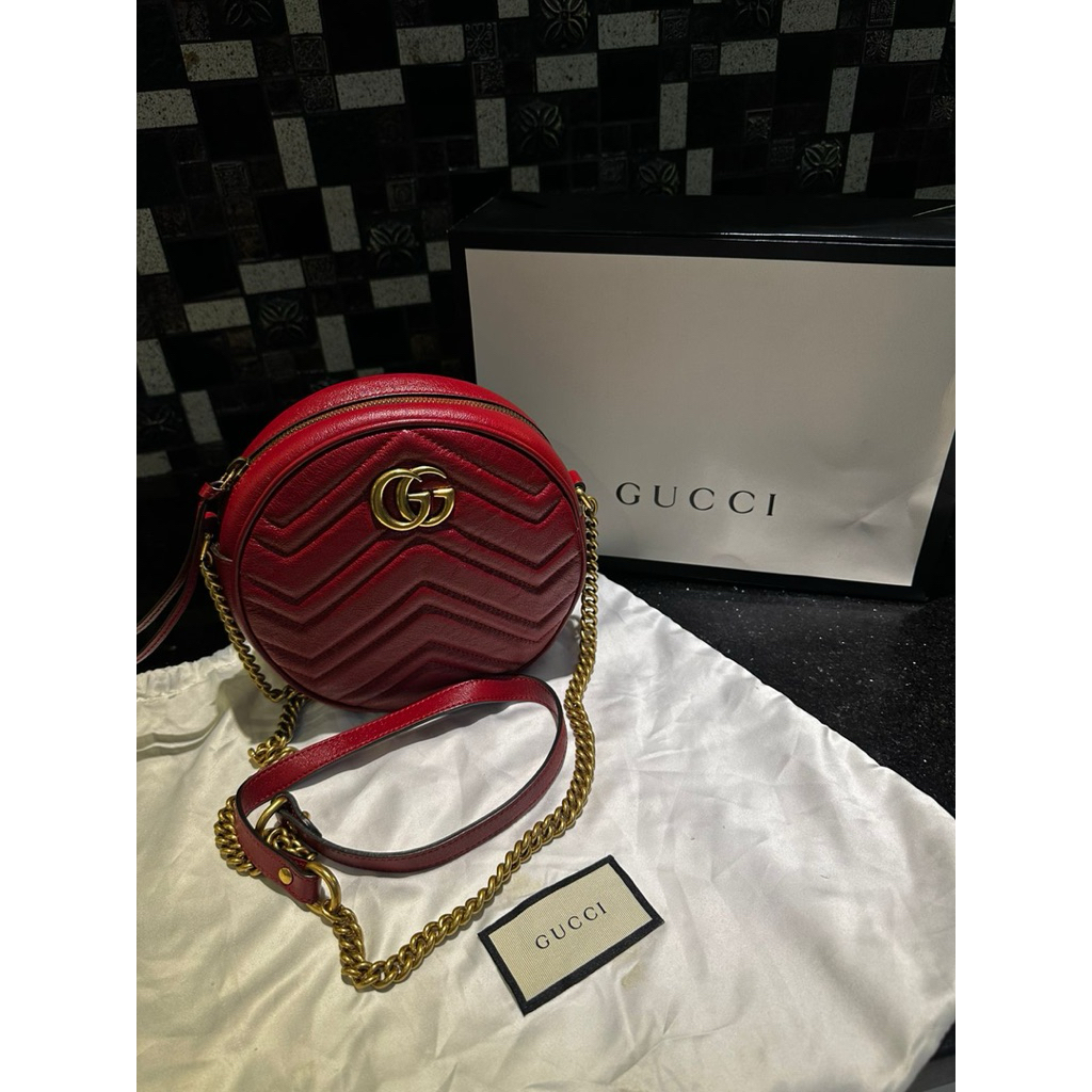 ORI Tas Gucci Mini GG Marmont matelassé leather round