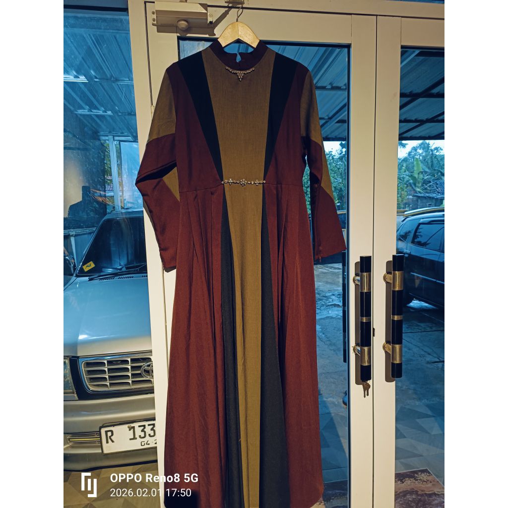 Preloved gaun/dress/muslim/pesta/kondangan/lebaran/raya